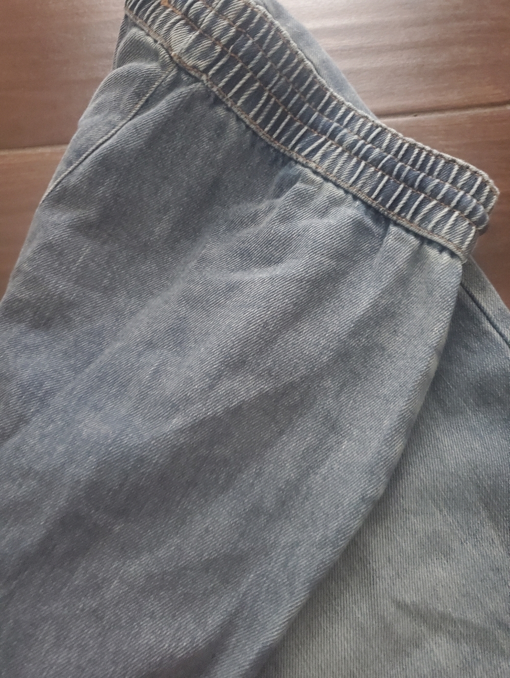 Ultra Cozy Wide Leg Light Wash Elastic Waist Jeans Size Small Fits Loose Vanila - Picture 3 of 3